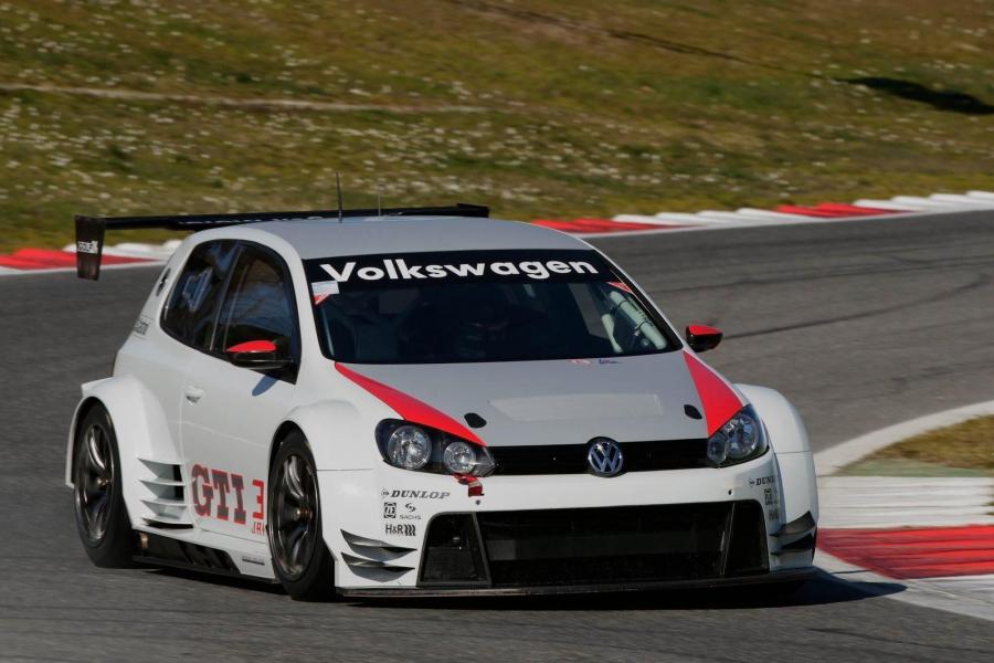  Volkswagen Golf24 24h Nurburgring 2011 года  (фото 7 из 34)